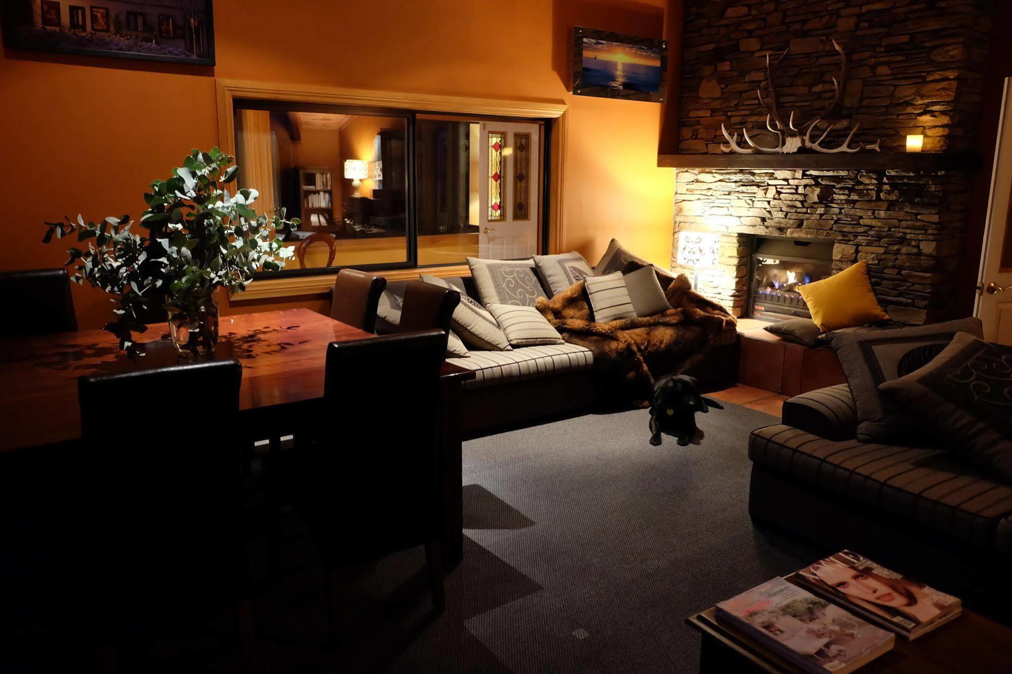 Mount Maude Country Lodge Уанака Екстериор снимка